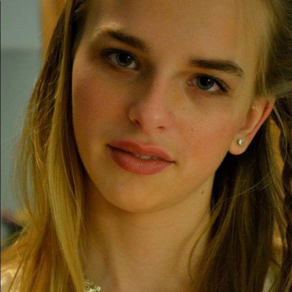 Meet your Posher, Emma